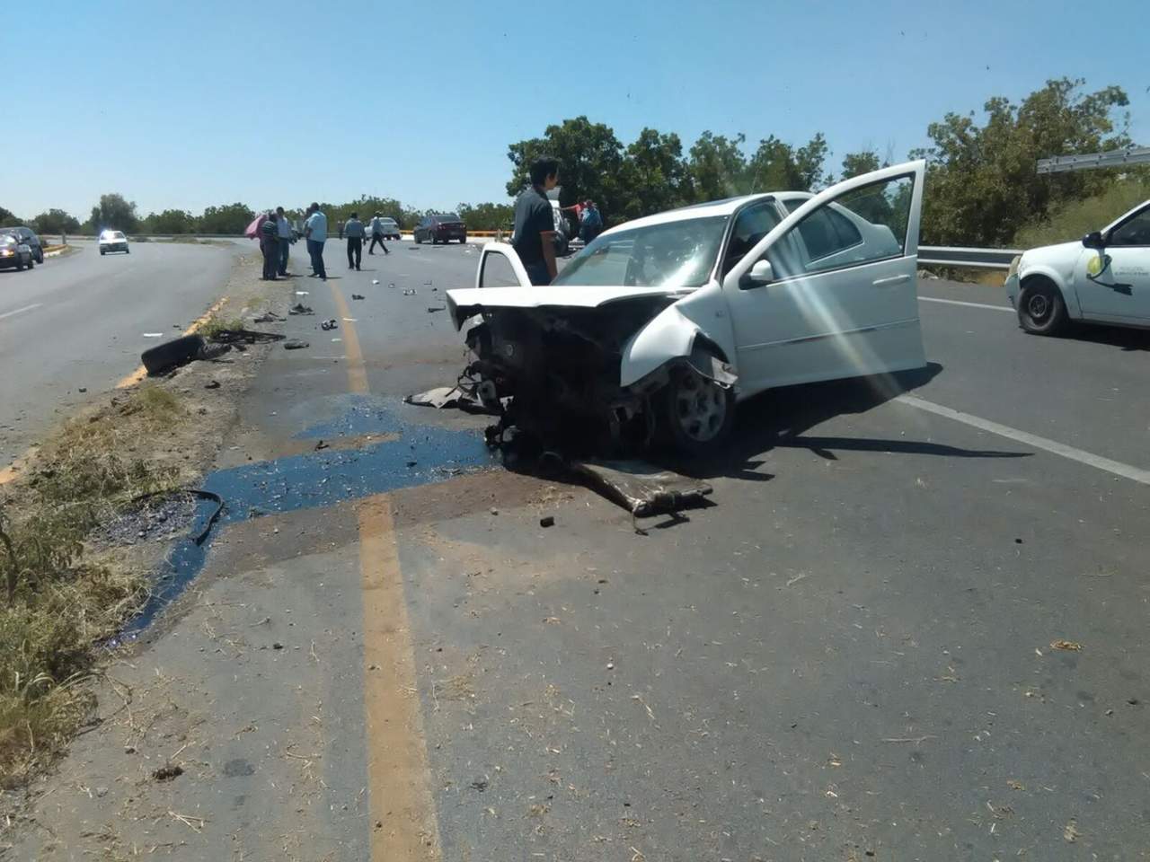 El accidente se registró sobre la carretera Torreón- San Pedro frente al poblado Presa. (EL SIGLO DE TORREÓN)