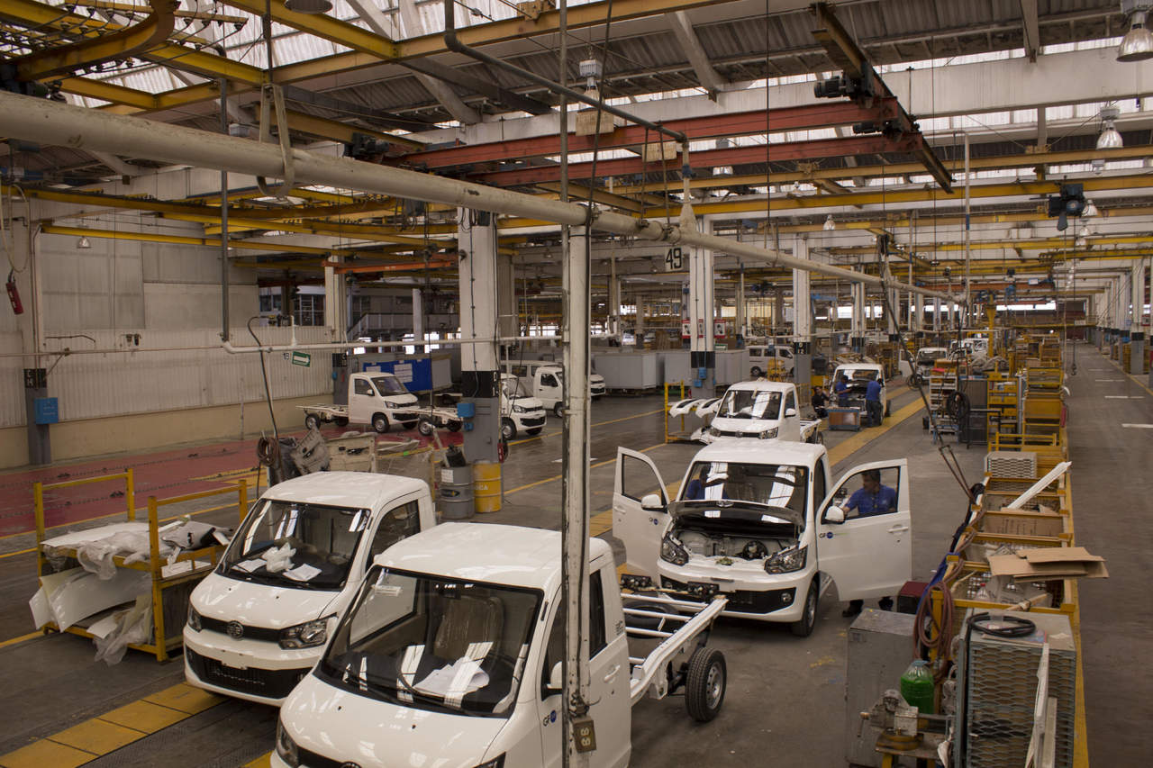 General Motors no mencionó cuáles serán las plantas en México que perderán los puestos de trabajo debido a la reubicación. (ARCHIVO)