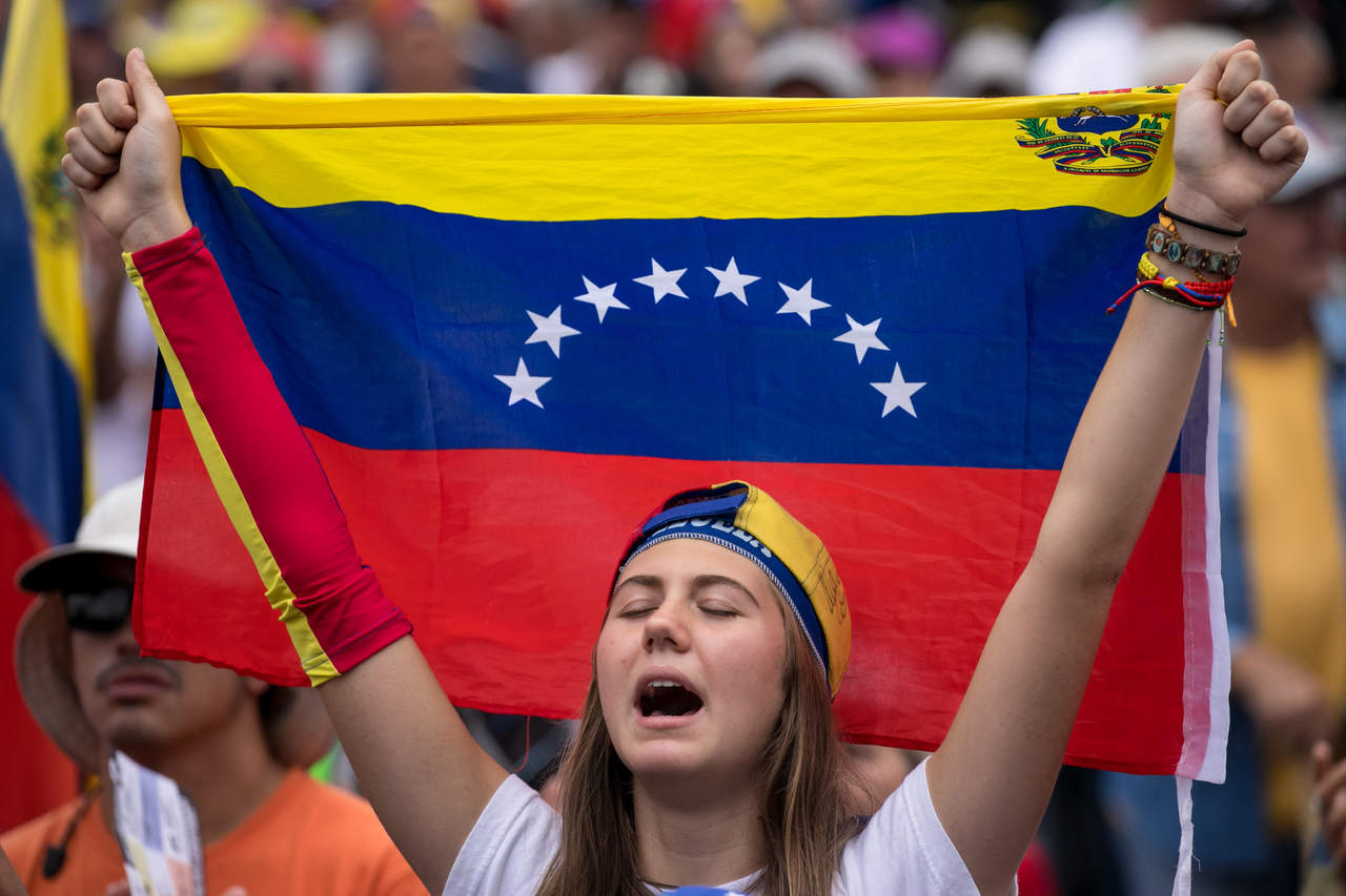 Cerca de 70 personas han fallecido, cientos más han resultado heridas y miles han sido detenidas durante más de dos meses de protestas en la nación sudamericana. (ARCHIVO)