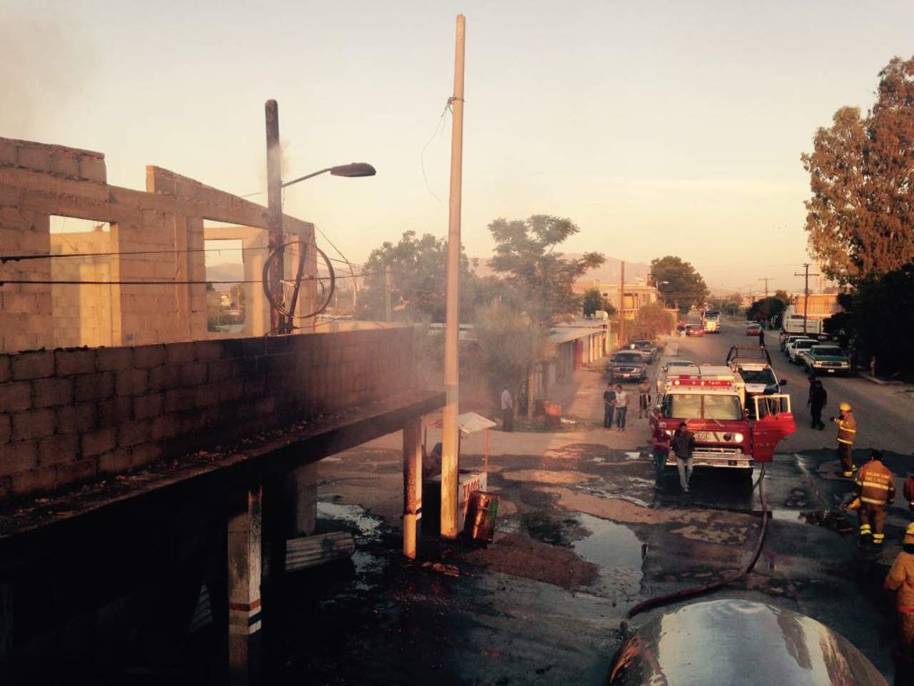 Se incendian locales comerciales de Bermejillo