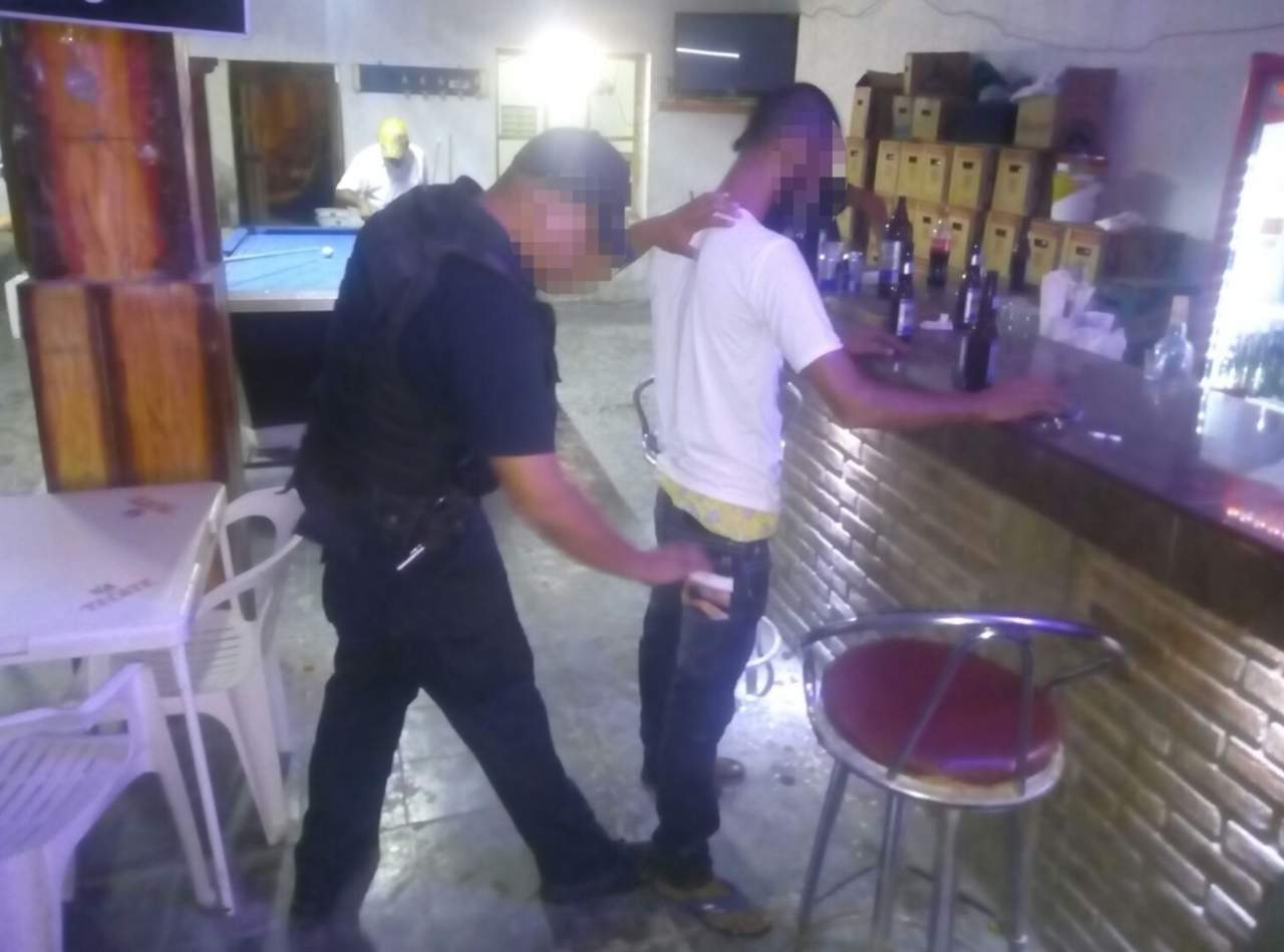 Realizan operativos en bares y cantinas de Madero
