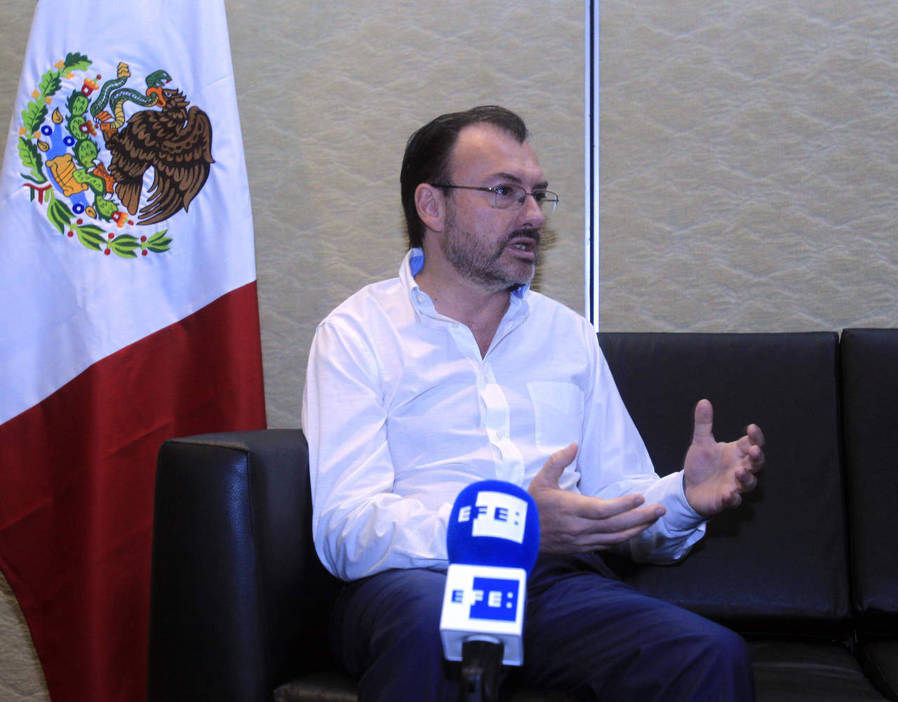 'La posición de México es clara, extendemos la mano a los hermanos venezolanos, queremos ser parte de la solución, no del problema', apuntó. (EFE)