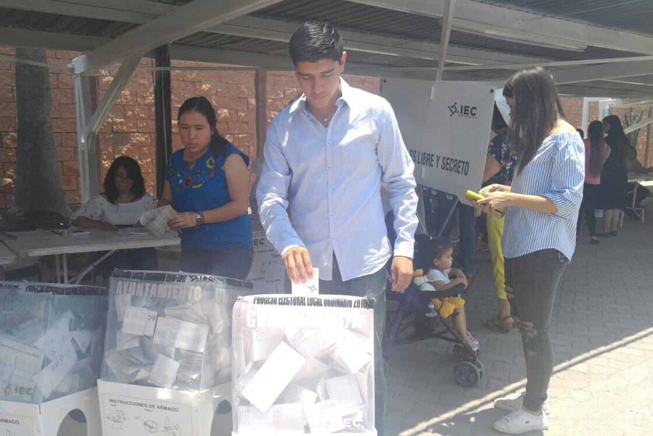 Analizan proceso electoral en Coahuila
