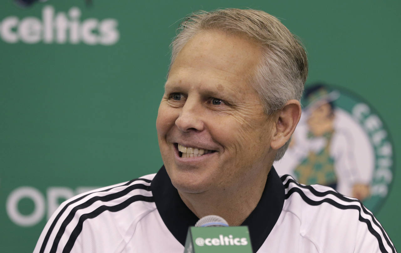 Danny Ainge, director de operaciones de Celtics, se mostró contento con el canje realizado con los 76ers de Filadelfia, ya que Boston seleccionará tercero en este Draft y tendrá otra selección de primera ronda en 2018 ó 2019.