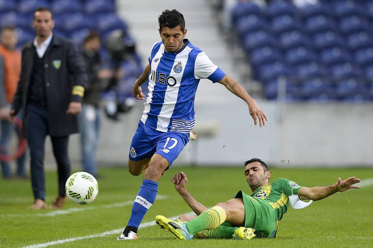 El mexicano Jesús Corona, atacante del Porto, podría cambiar de equipo para la temporada 2017-2018. (EFE)