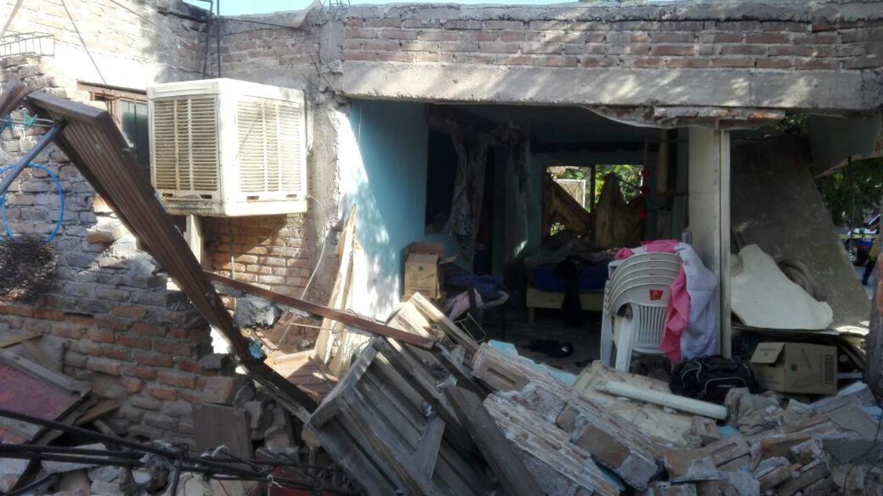 El accidente ocurrió la mañana de este miércoles, en la vivienda marcada con el número 813, localizada sobre la calle Doroteo Arango, de la colonia 5 de Mayo, de Gómez Palacio. (ESPECIAL)
