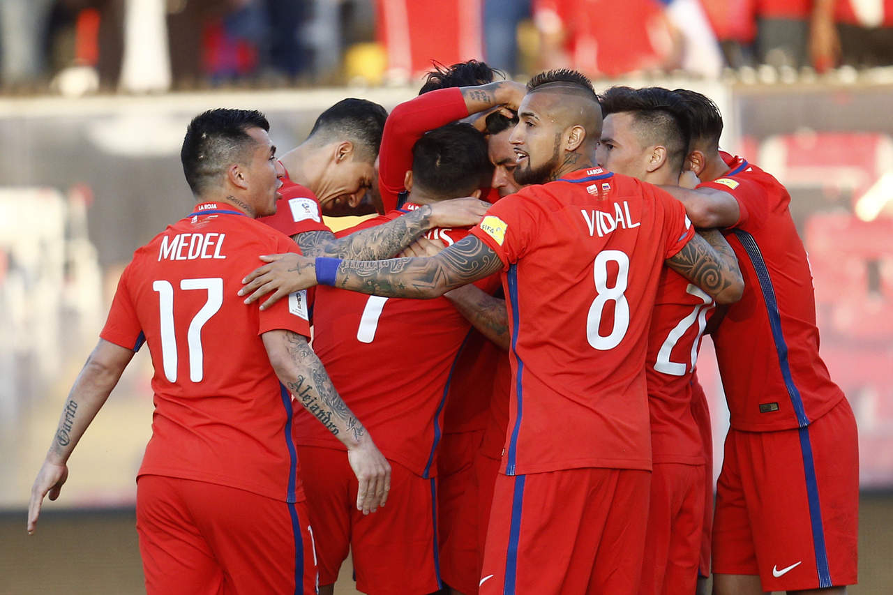 Hay dos palabras recurrentes cuando Alexis Sánchez y Claudio Bravo hablan sobre la selección chilena que enfrentará a Alemania por la final de la Copa Confederaciones. (EFE)