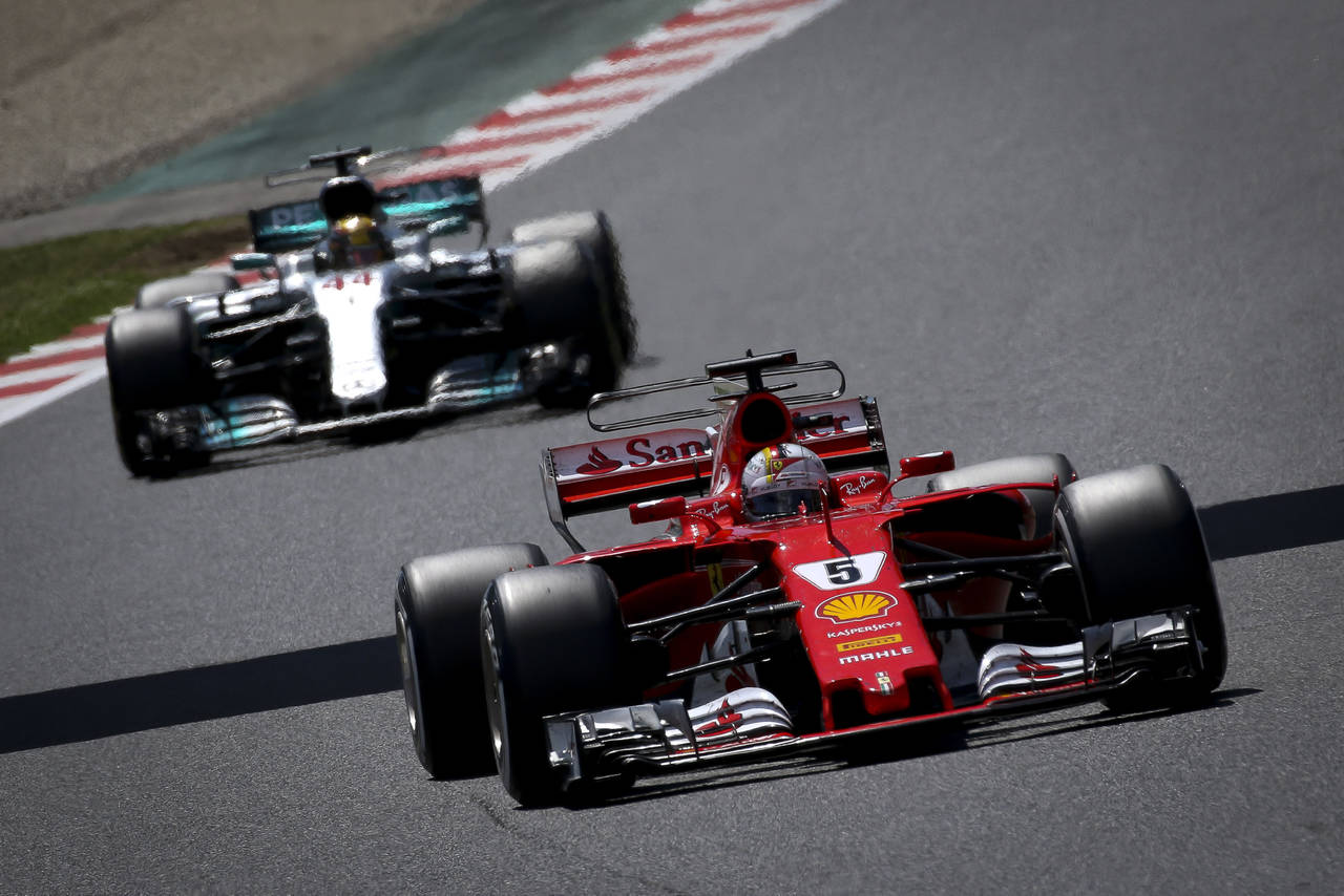 Los pilotos de Ferrari y Mercedes se disputan el primer lugar de la temporada 2017 de la Fórmula Uno. Rivalidades al extremo en la Fórmula Uno