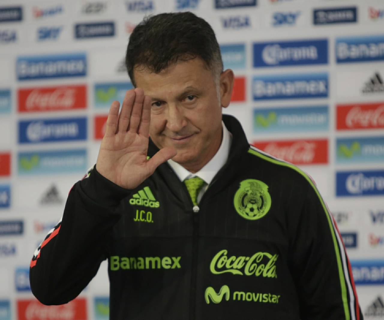 El director técnico de la Selección Mexicana, Juan Carlos Osorio, se perderá toda la Copa Oro por una suspensión. FMF analizará posibilidad de presentar apelación