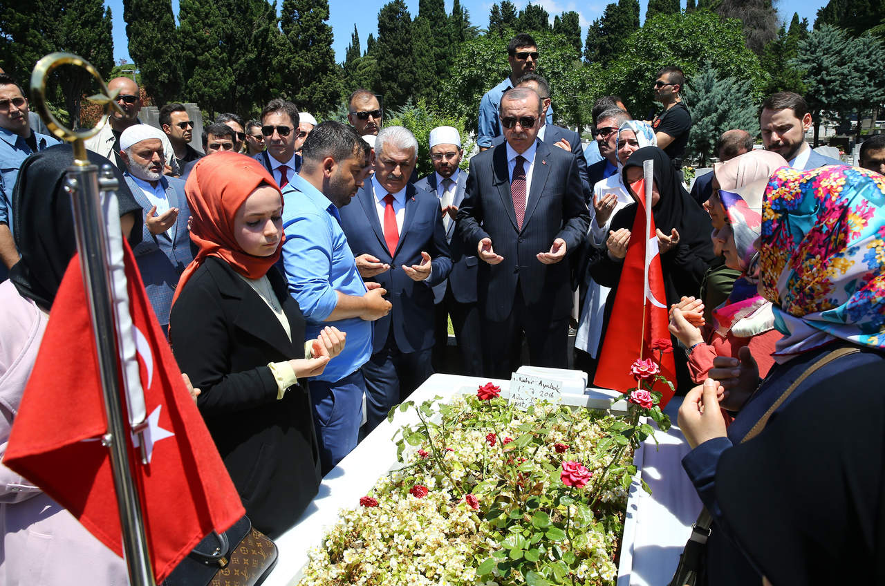 El 15 de julio ha sido declarado por el Gobierno como Día de la Democracia y de la Unidad Nacional, que será celebrado bajo el estado de emergencia que sigue vigente en Turquía desde el intento de golpe de estado. (AP)