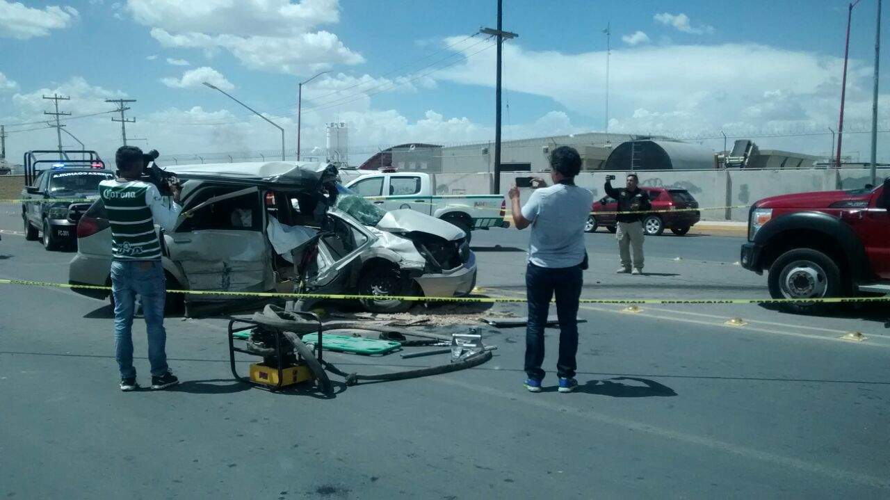 El accidente ocurrió sobre la carretera a Mieleras. (EL SIGLO DE TORREÓN) 