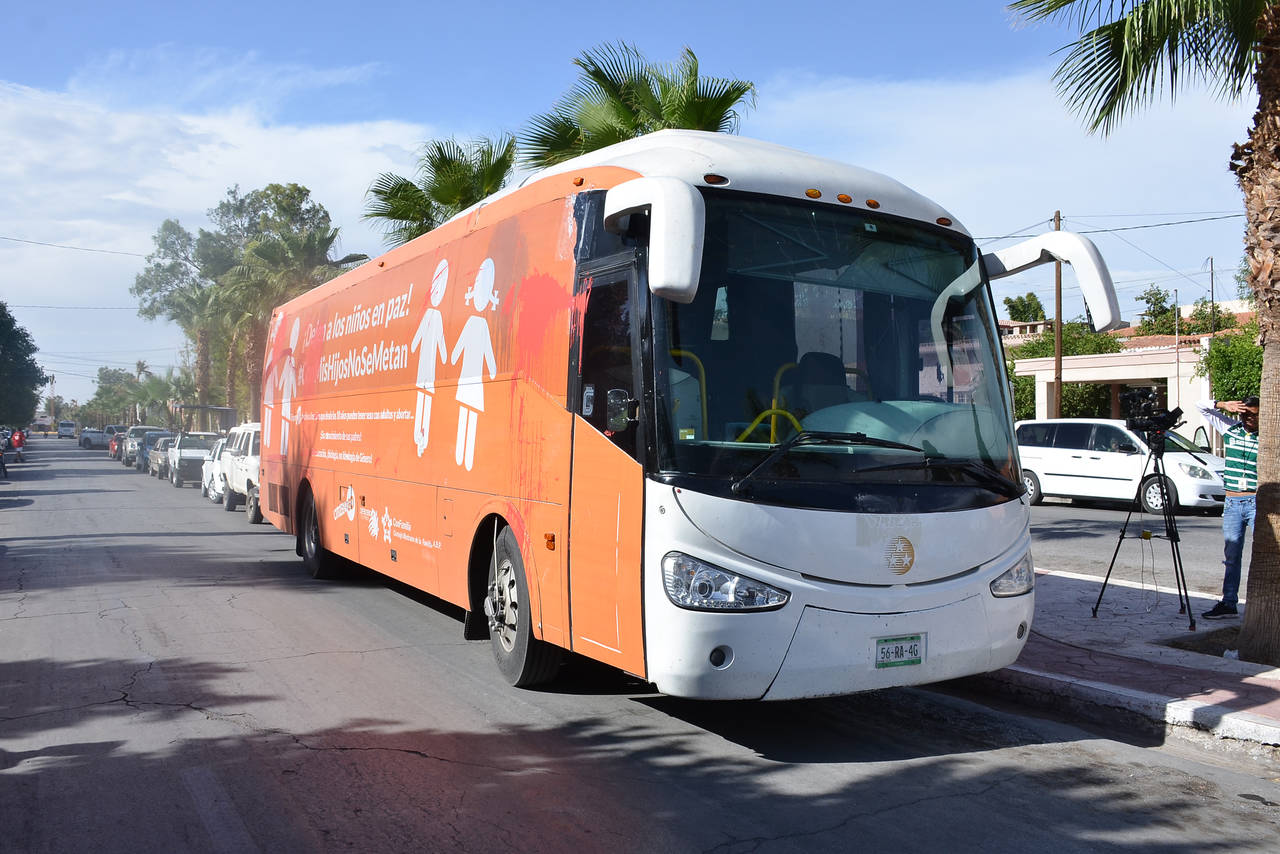 Recorrido. Ayer llegó el Autobús de la Libertad a Torreón; salió del Bosque hasta llegar a la Plaza Mayor. (FERNANDO COMPEÁN)
