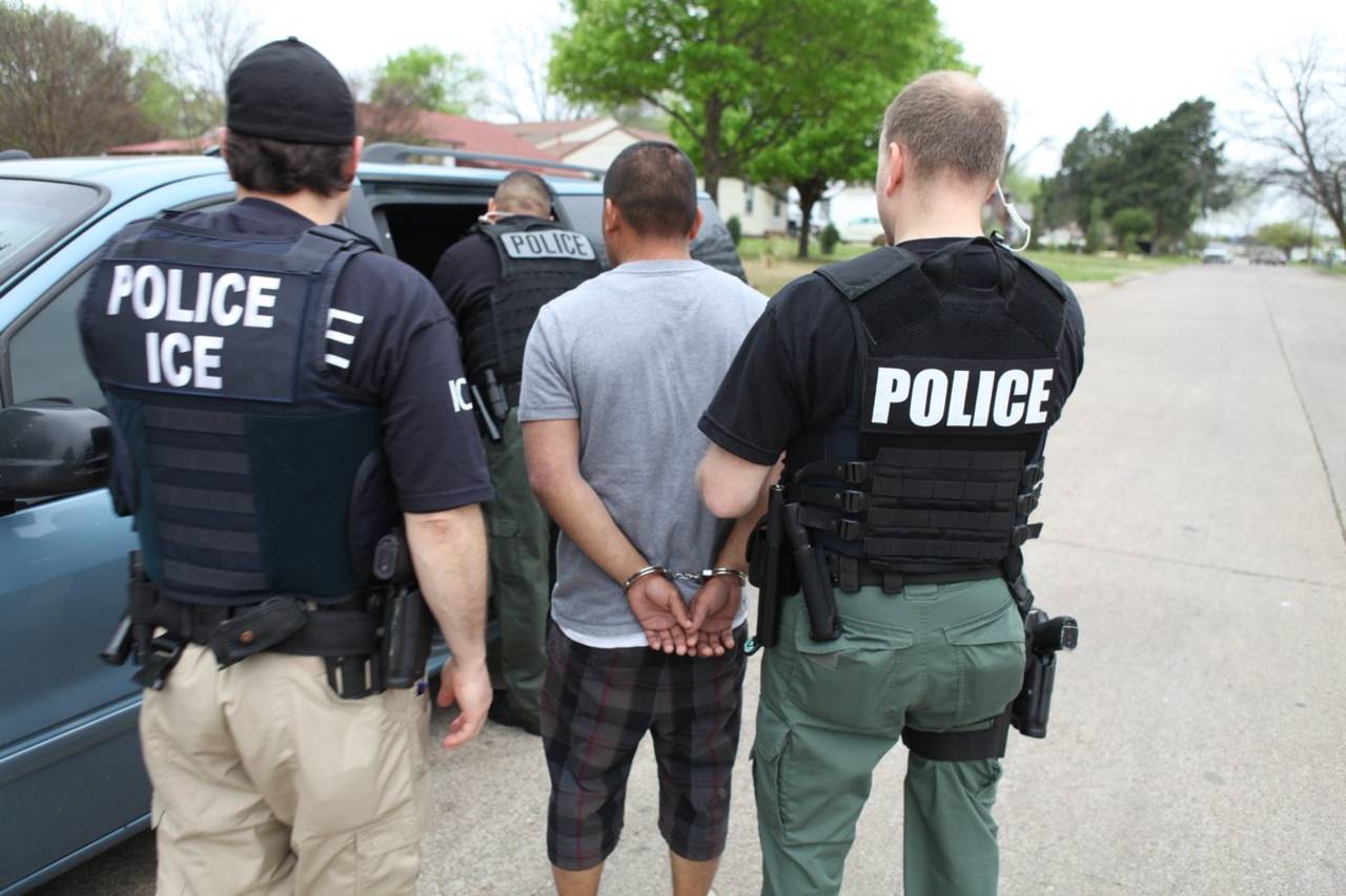 Medida. El DHS sería facultado para buscar la deportación acelerada de los indocumentados detenidos en Estados Unidos.