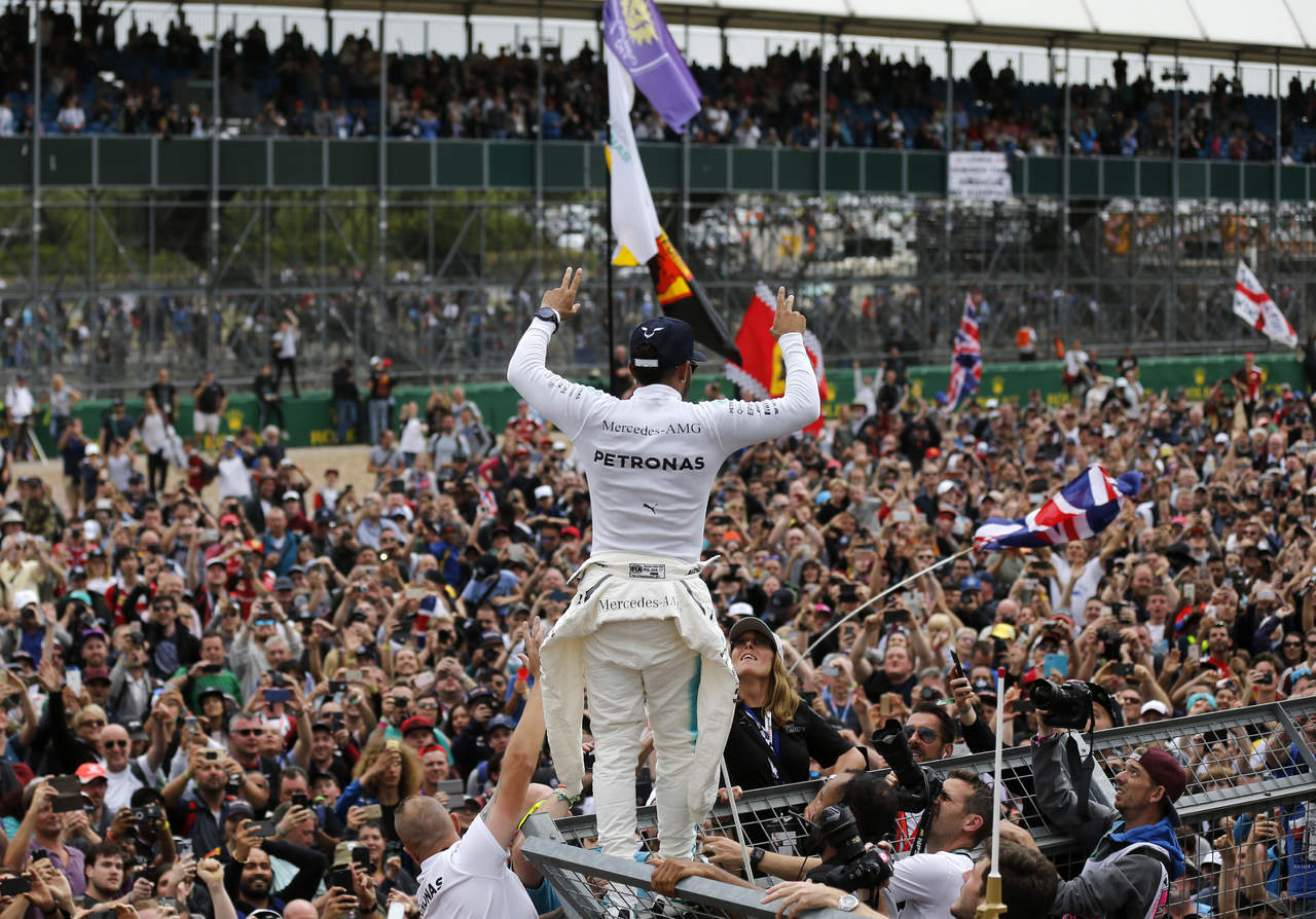  Lewis Hamilton igualó el récord histórico del francés Alain Prost, quien también se impuso en cinco ocasiones sobre ese trazado.