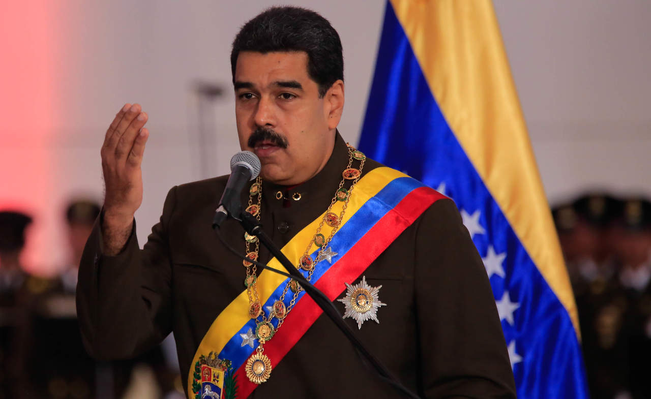 Retan a Maduro con plebiscito 