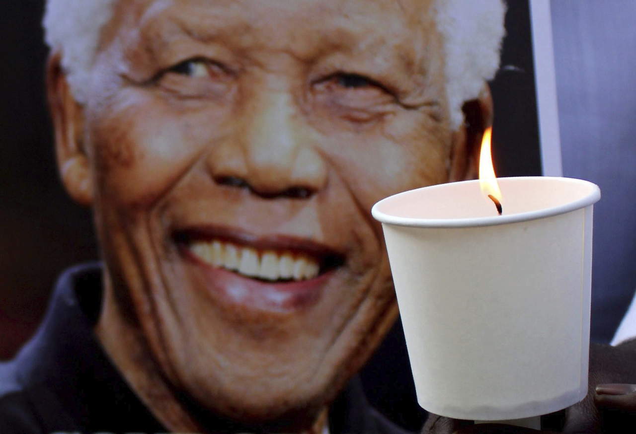 2010: Se celebra un Día Internacional de Nelson Mandela por primera vez