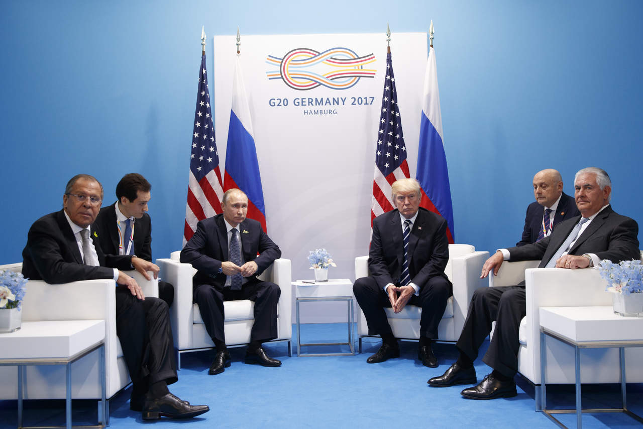 El encuentro tuvo lugar horas después del primer cara a cara entre Trump y Putin, que se produjo el pasado 7 de julio durante dos horas en Hamburgo (Alemania), en la cumbre de líderes del G20. (ARCHIVO)