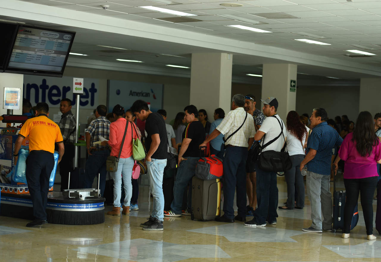 Ya se presentaron en Torreón dos casos de consumidores donde se aplicaron las modificaciones que se han hecho a la Ley de Aviación, en beneficio de los pasajeros.  (ARCHIVO)