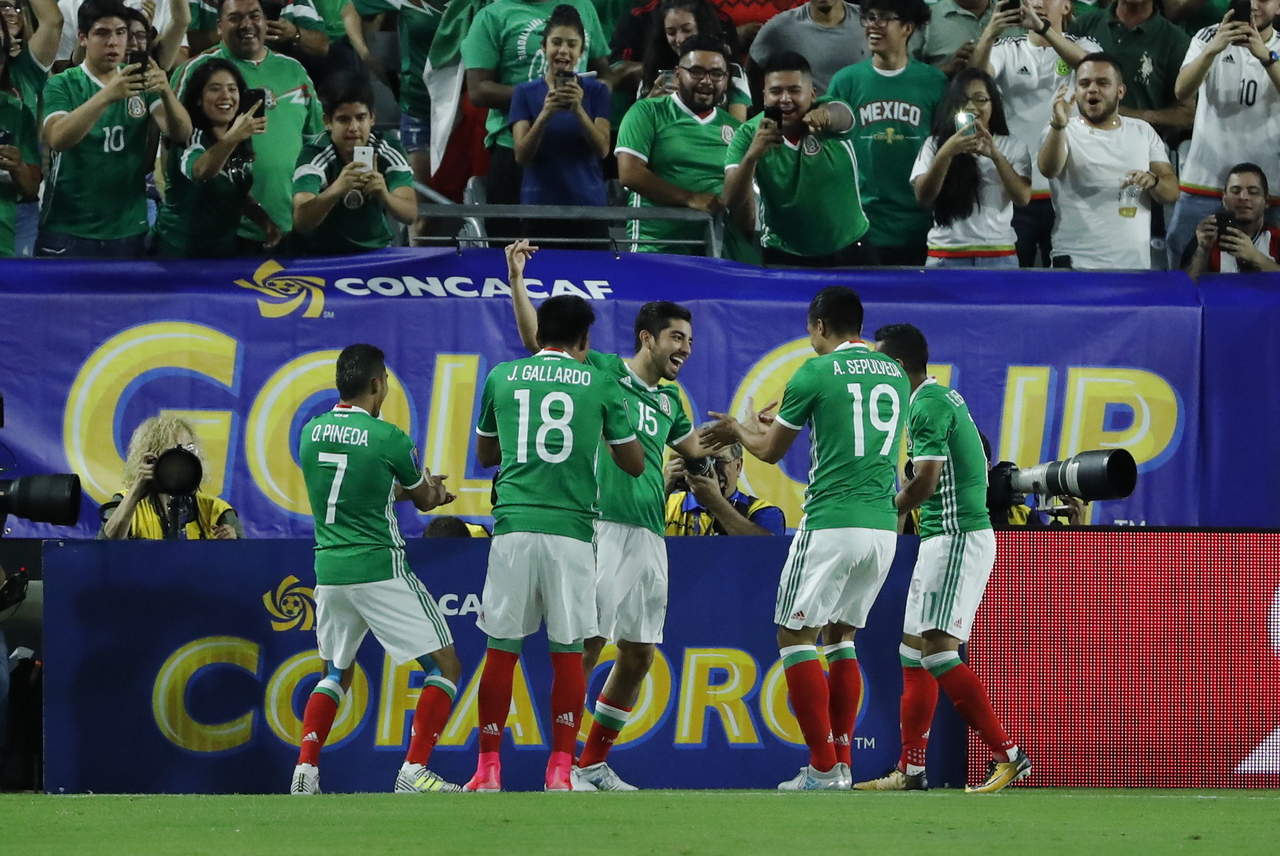Los números indican que México tiene tres victorias y un empate en la Copa Oro. (ARCHIVO)