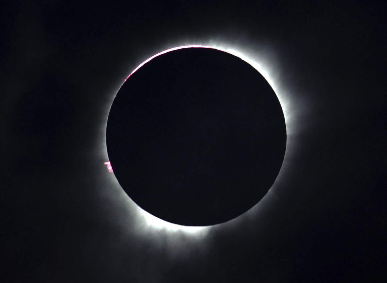 Verá de costa a costa del país un 'raro' eclipse total del sol el próximo 21 de agosto, que la NASA calcula que podrán ver más de 300 millones de personas y que ayudará a avanzar en el estudio del 'astro rey'. (ARCHIVO)