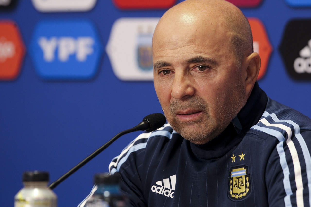 Jorge Sampaoli, director técnico de la selección de Argentina, habló hoy en rueda de prensa. (EFE)