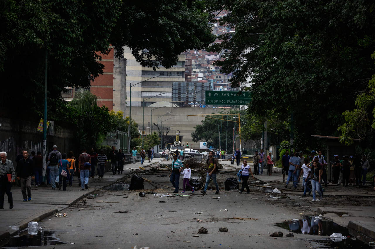 El miércoles y jueves próximos hay programado un paro general de 48 horas que aspira a detener toda actividad en las calles del país para presionar al presidente, Nicolás Maduro, a que retire la Constituyente. (ARCHIVO)