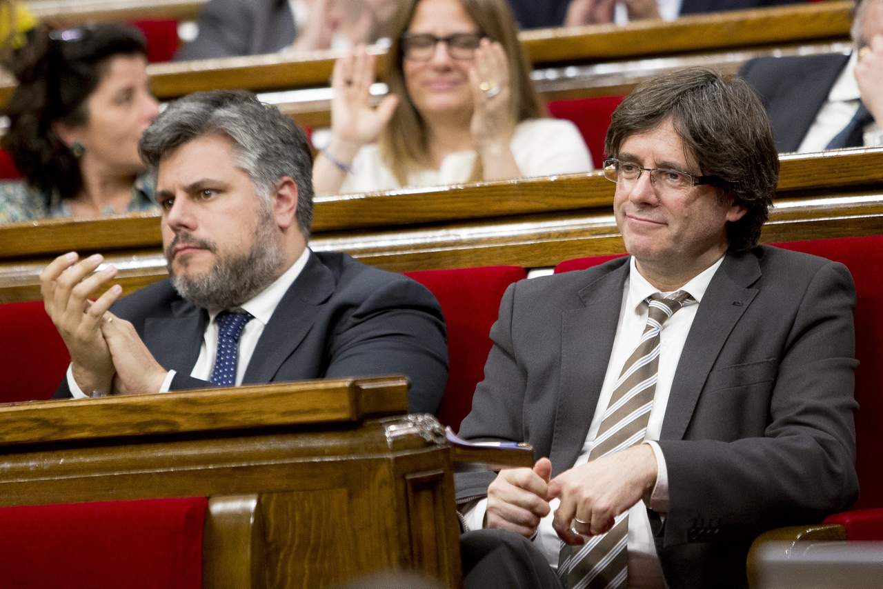 Permite a la mayoría independentista aprobar leyes por procedimiento de urgencia, con mínimo debate sin tiempo a que sufran enmiendas. (ARCHIVO)