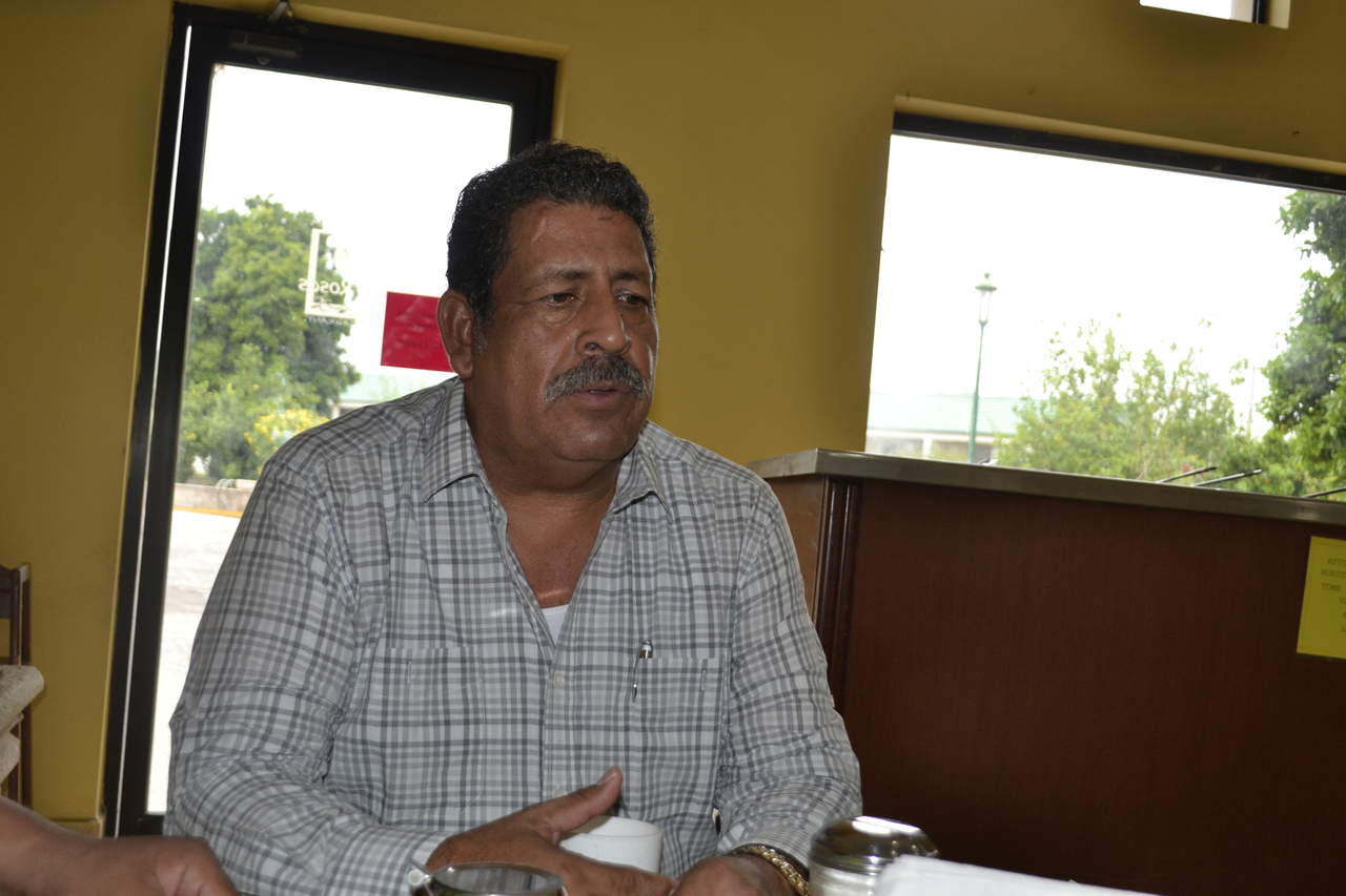 El alcalde de Tlahualilo, Sergio Nevárez Nava, explicó que se construirán 42 kilómetros y se estima que los trabajos queden terminados en un lapso de aproximadamente seis meses. (ARCHIVO)