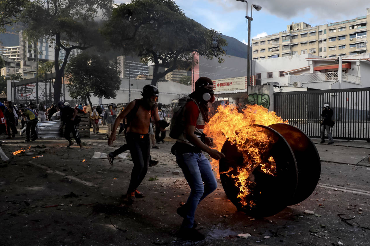 Resistencia. Opositores instaron a venezolanos a resistir y mantenerse en las calles para protestar contra el gobierno de Nicolás Maduro. 