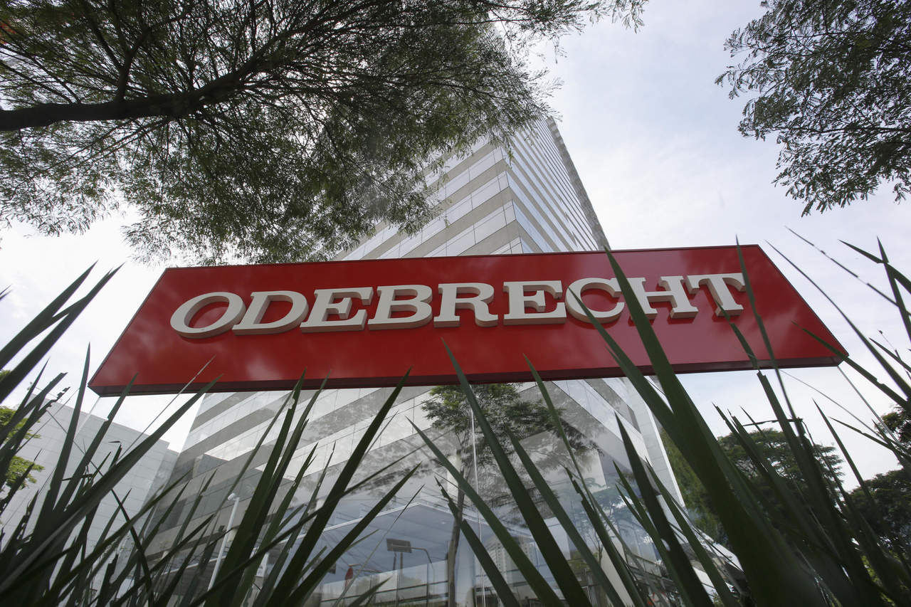 La constructora brasileña Odebrecht, sobornó a mil funcionarios en doce países, incluyendo México. (ARCHIVO)
