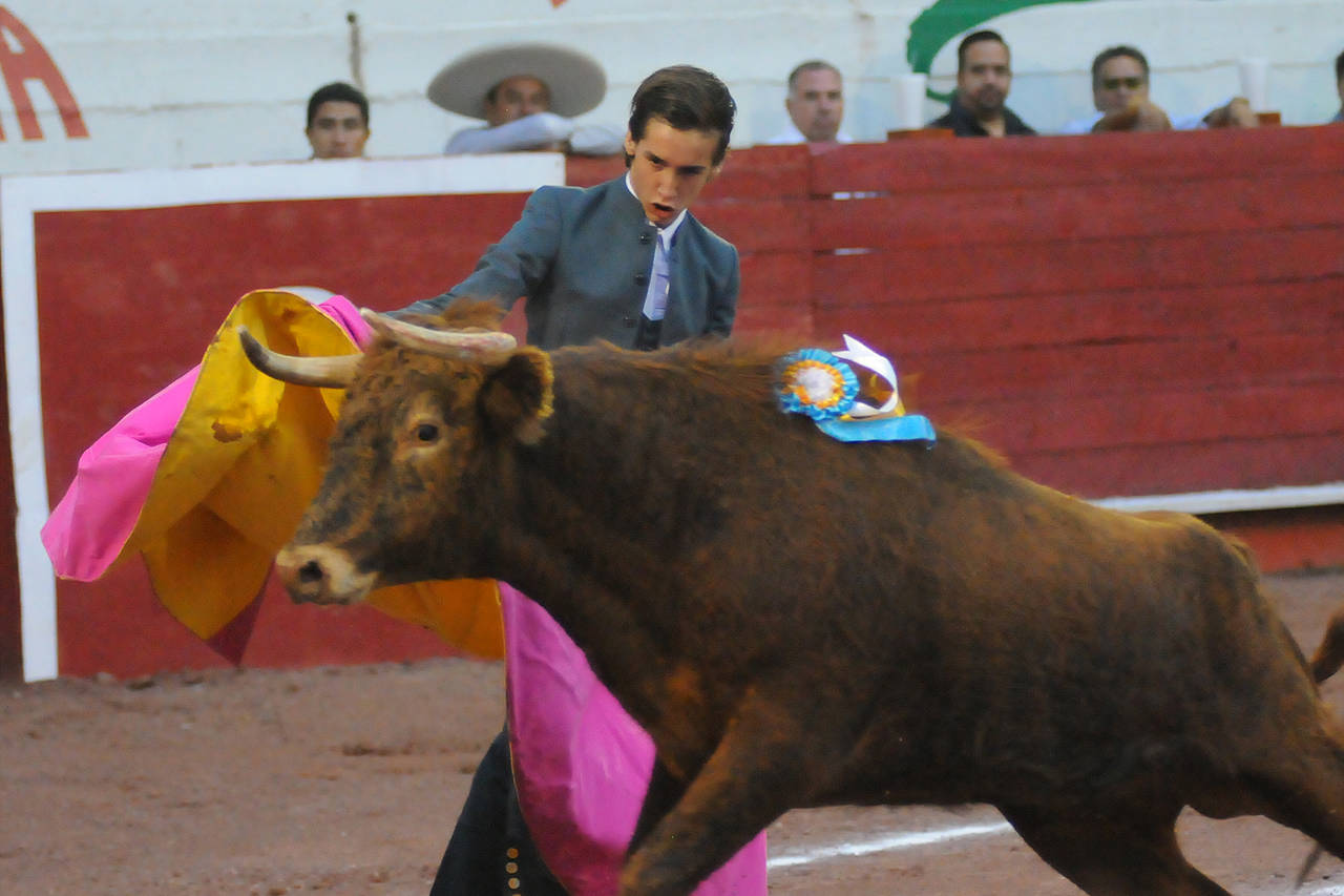 El joven espada lagunero actuará por cuarta ocasión en la Madre Patria, buscando más triunfos y mayor experiencia en su naciente carrera. Arturo Gilio II suma otra fecha para torear en España