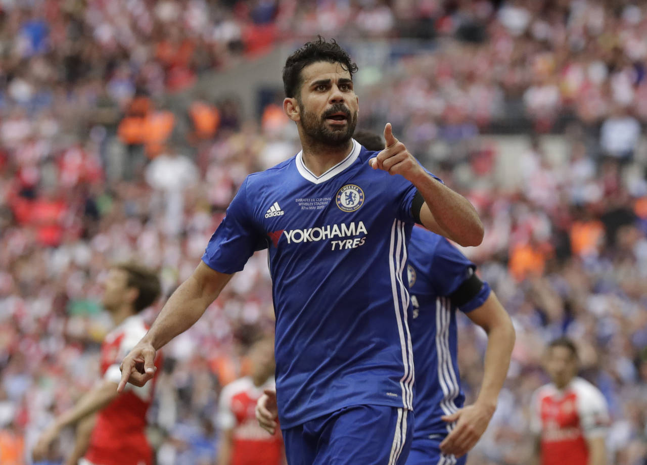 Португалия вратарь диего. Diego Costa вратарь. Diego Costa goalkeeper. Диего Коста вратарь. Диего Коста вратарь порту.