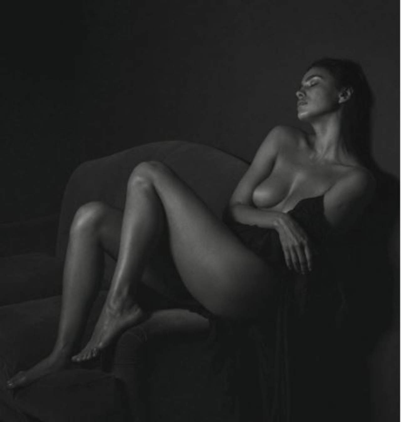 La modelo compartió una imagen al desnudo. (INSTAGRAM)