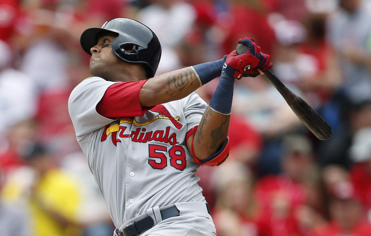 José Martínez conectó un grand slam en la cuarta entrada en la paliza 13-4 de San Luis sobre Cincinnati. (AP)