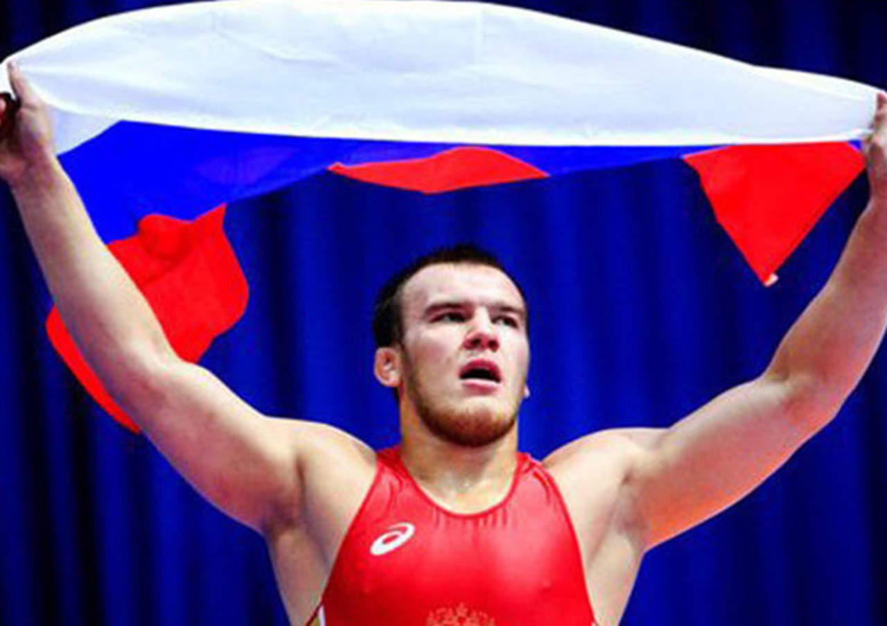 Asesinan a campeón ruso de lucha durante riña