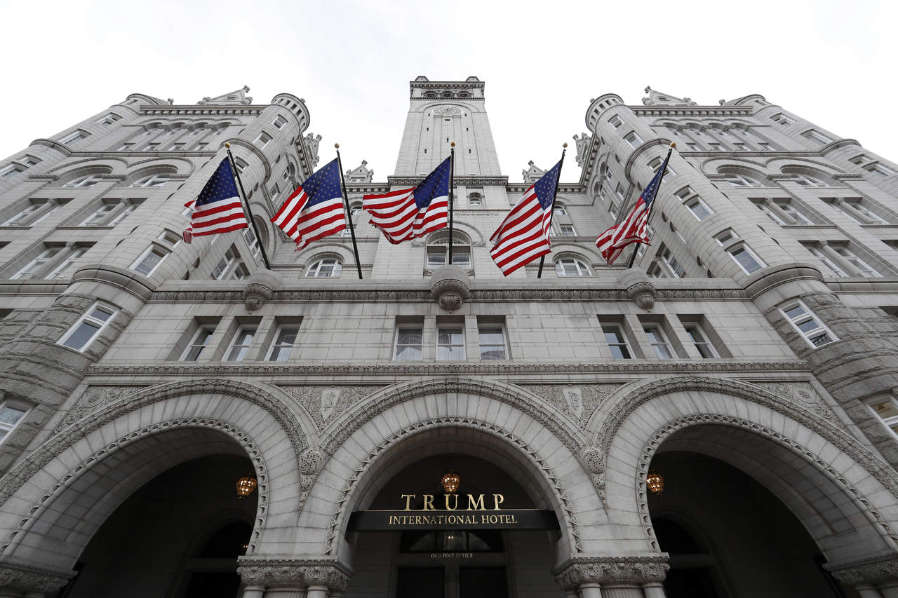El precio medio de una noche en el demandado Trump International Hotel es de 652.98 dólares, lo que lo convierte en el hotel más caro de la capital estadounidense. (ARCHIVO)