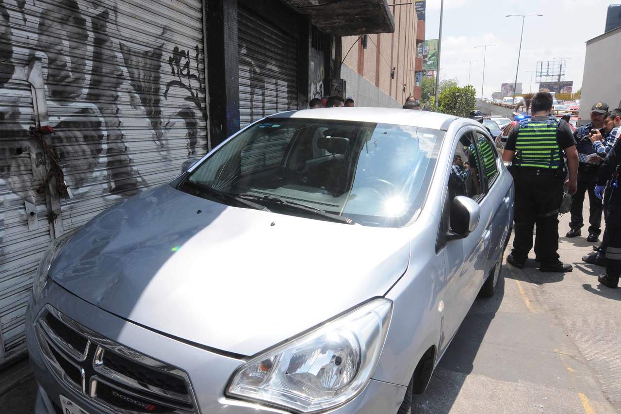 El conductor del vehículo de alquiler, marca Dodge, tipo Attitude, color gris, quedó a disposición de la agencia del Ministerio Público de la Coordinación Territorial GAM-4. (EL UNIVERSAL)