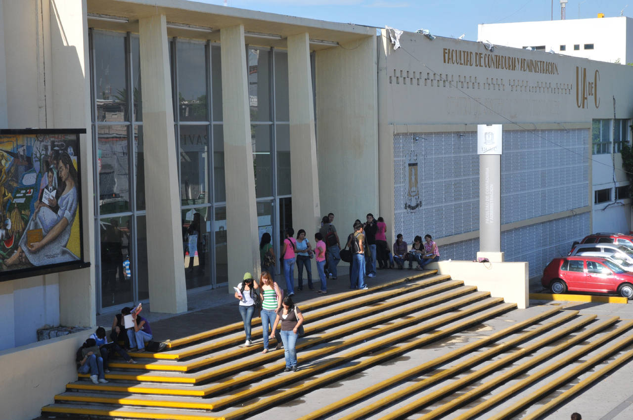 Abiertos. Los talleres artísticos de la Universidad Autónoma de Coahuila están abiertos a estudiantes y público en general. (ARCHIVO)