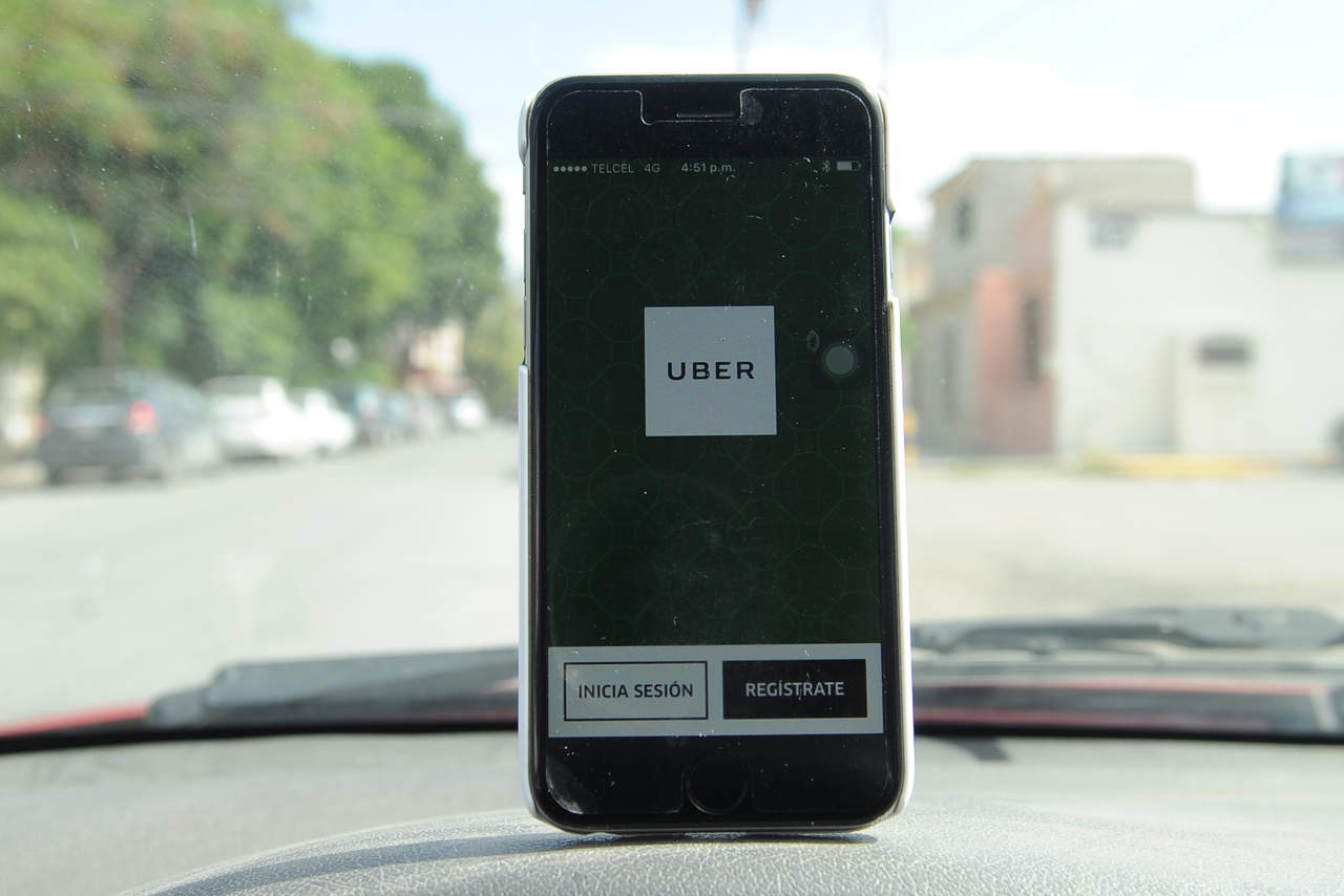La tecnología de Uber permite enfocarse en la seguridad de usuarios y conductores antes, durante y después de cada viaje. (ARCHIVO)