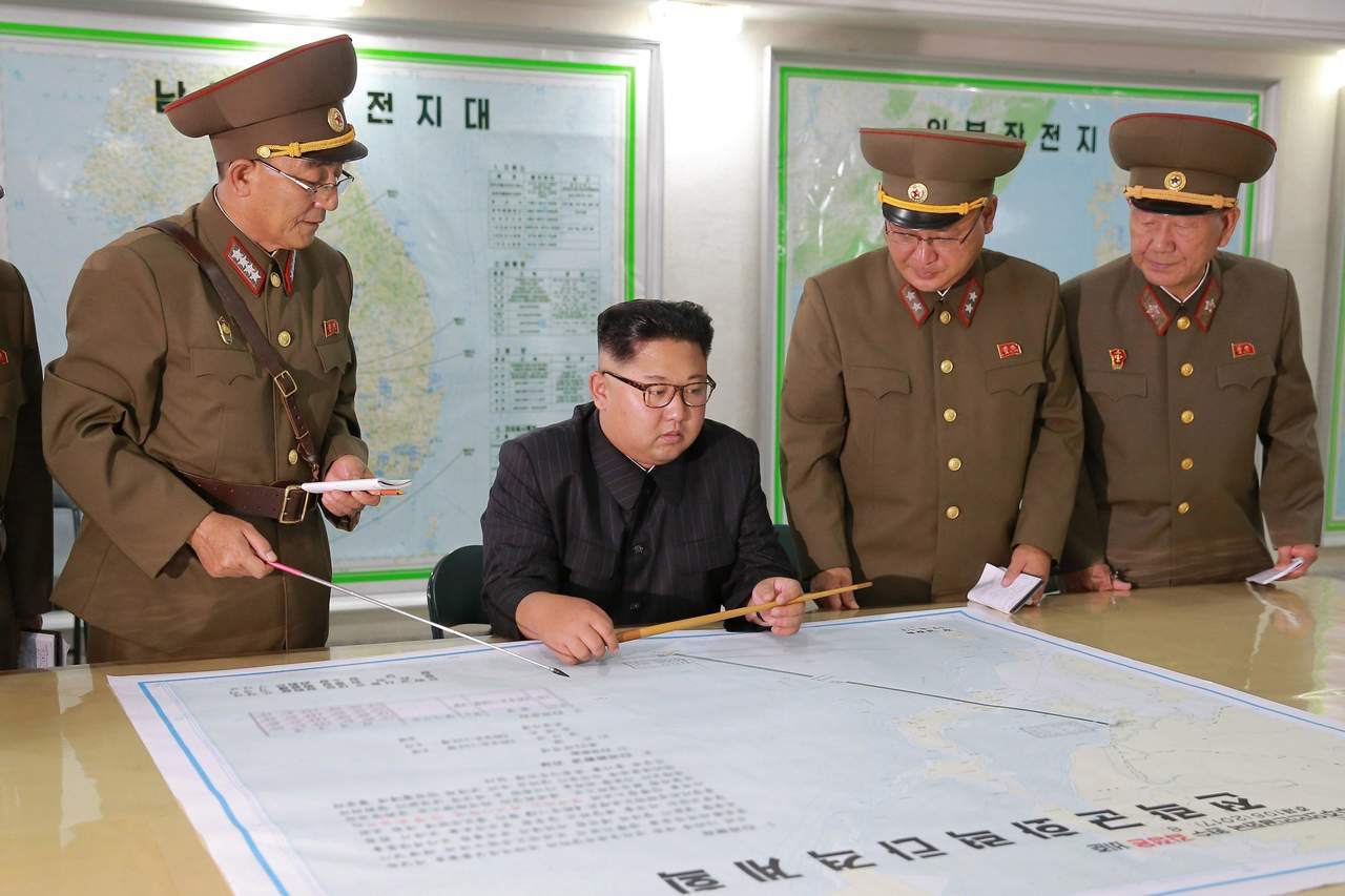 'Kim Jong-un de Corea del Norte tomó una decisión muy sabia y bien razonada. ¡La alternativa habría sido tan catastrófica como inaceptable!', escribió Trump en su cuenta de Twitter. (ARCHIVO)