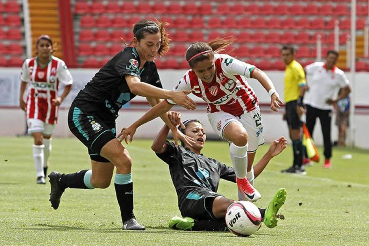 Disputado de principio a fin fue el duelo entre las hidrocálidas y laguneras, mismo que abrió la cuarta fecha de la Liga MX Femenil.  (Liga MX)