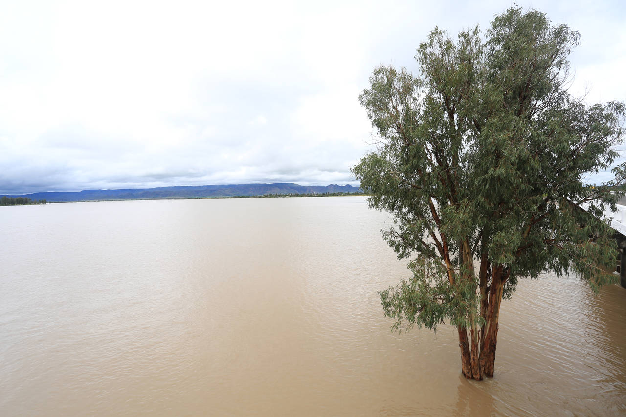 Beneficio. La presa Peña del Águila derrama actualmente 30.316 metros cúbicos por segundo.