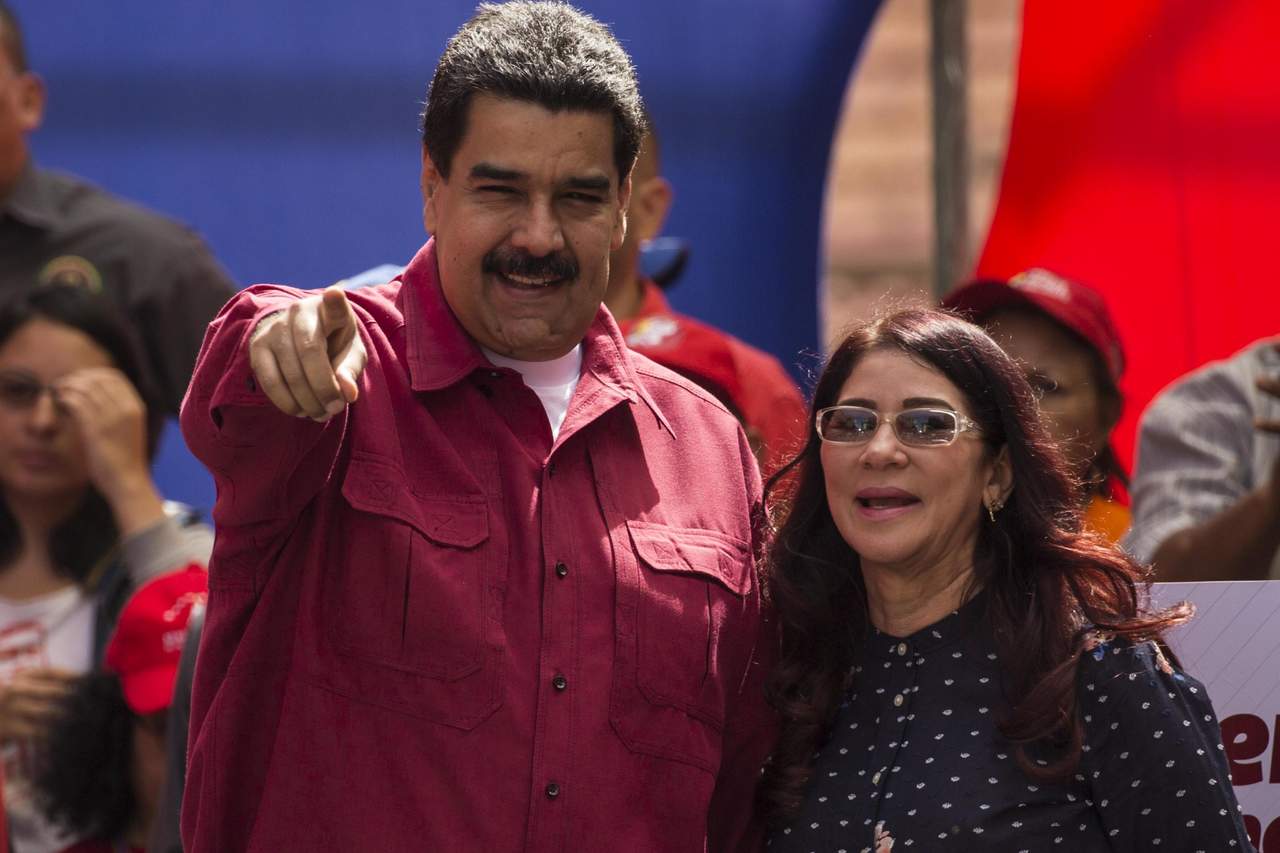 ‘Nos vemos las caras en 2018’, dijo Maduro a Henry Falcón.