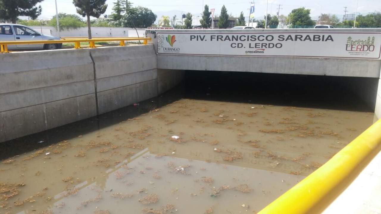Se vuelve a inundar desnivel Francisco Sarabia de Lerdo