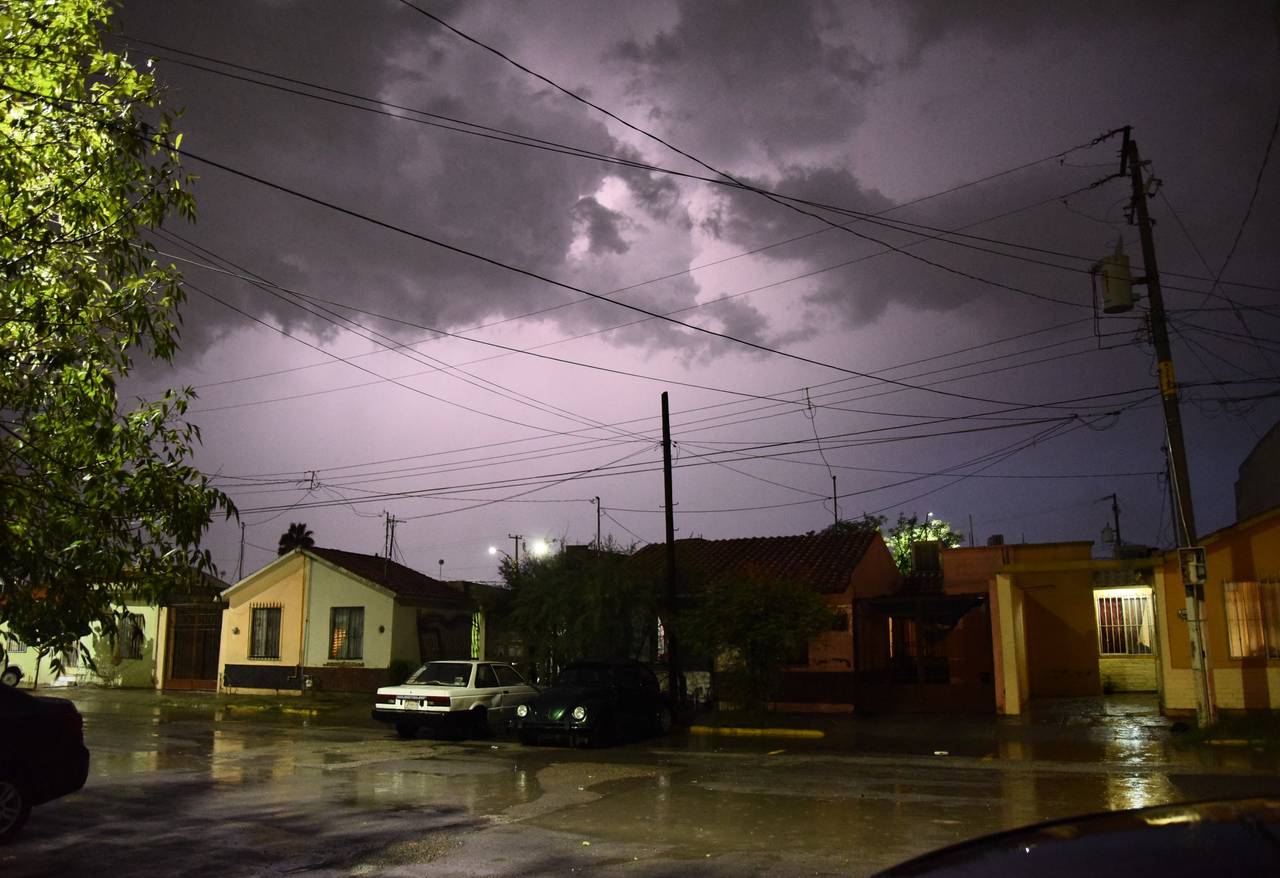 Fenómenos. Lluvias con intervalos de chubascos en Baja California Sur, Coahuila, Zacatecas, Guanajuato, Querétaro.