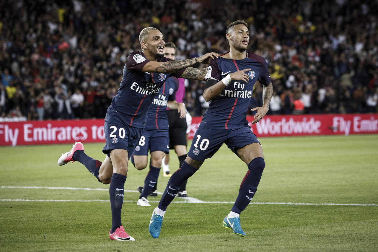 Neymar anotó dos goles y puso dos asistencias en la victoria del PSG 6-2 sobre Toulouse. (AP)