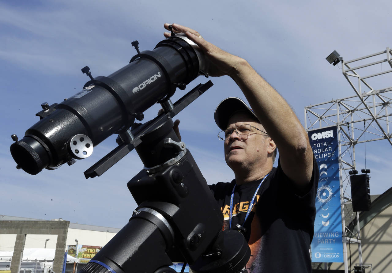 Expectativas.  Se espera que este eclipse sea el más observado, más estudiado y más fotografiado de la historia. (AP)