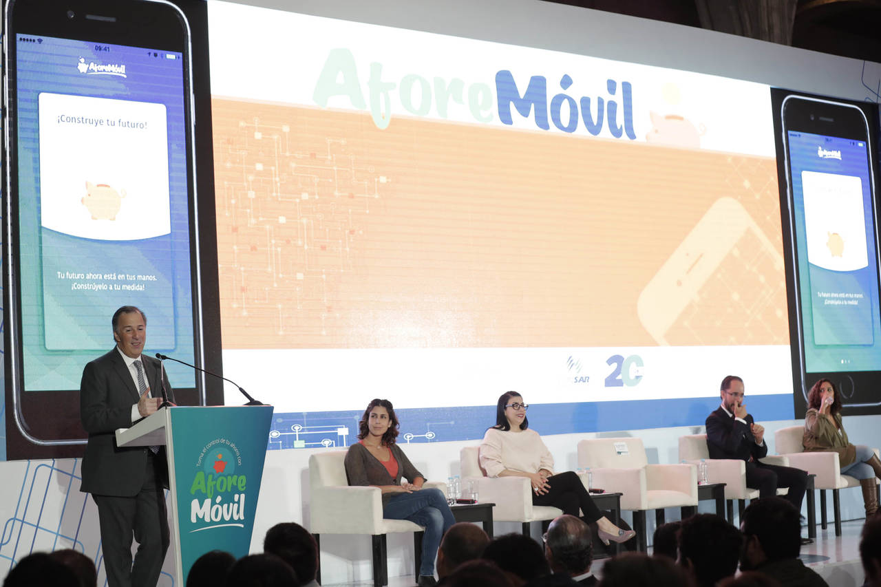 Afore. El secretario de Hacienda, José Antonio Meade Kuribreña, durante el lanzamiento oficial de la aplicación Afore Móvil. (ARCHIVO)