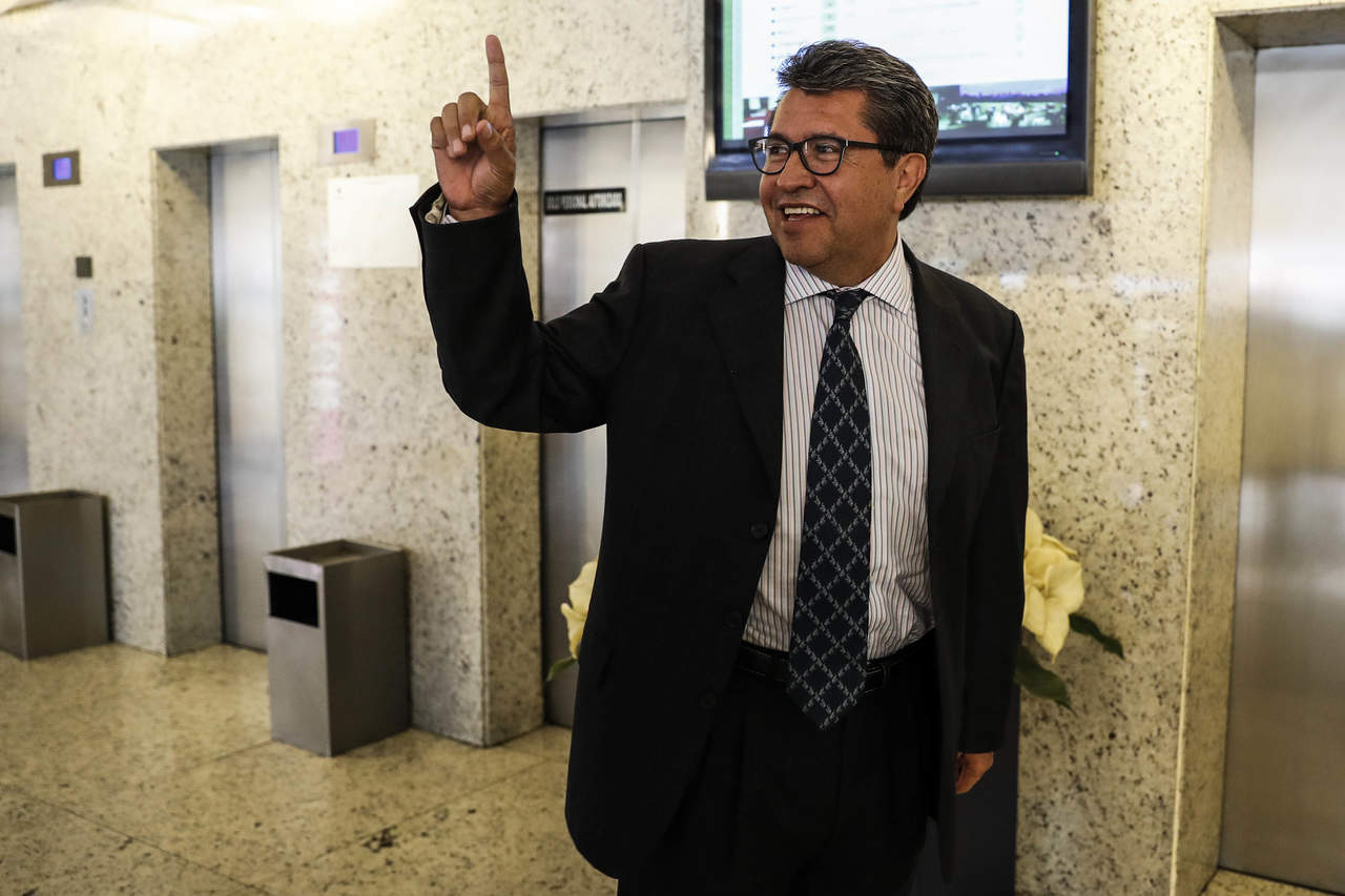 El delegado de Cuauhtémoc, Ricardo Monreal Ávila, señaló que con la cabeza fría tomará decisiones, luego de los resultados de la encuesta de Morena para elegir candidato a la jefatura de la CDMX. (EL UNIVERSAL)