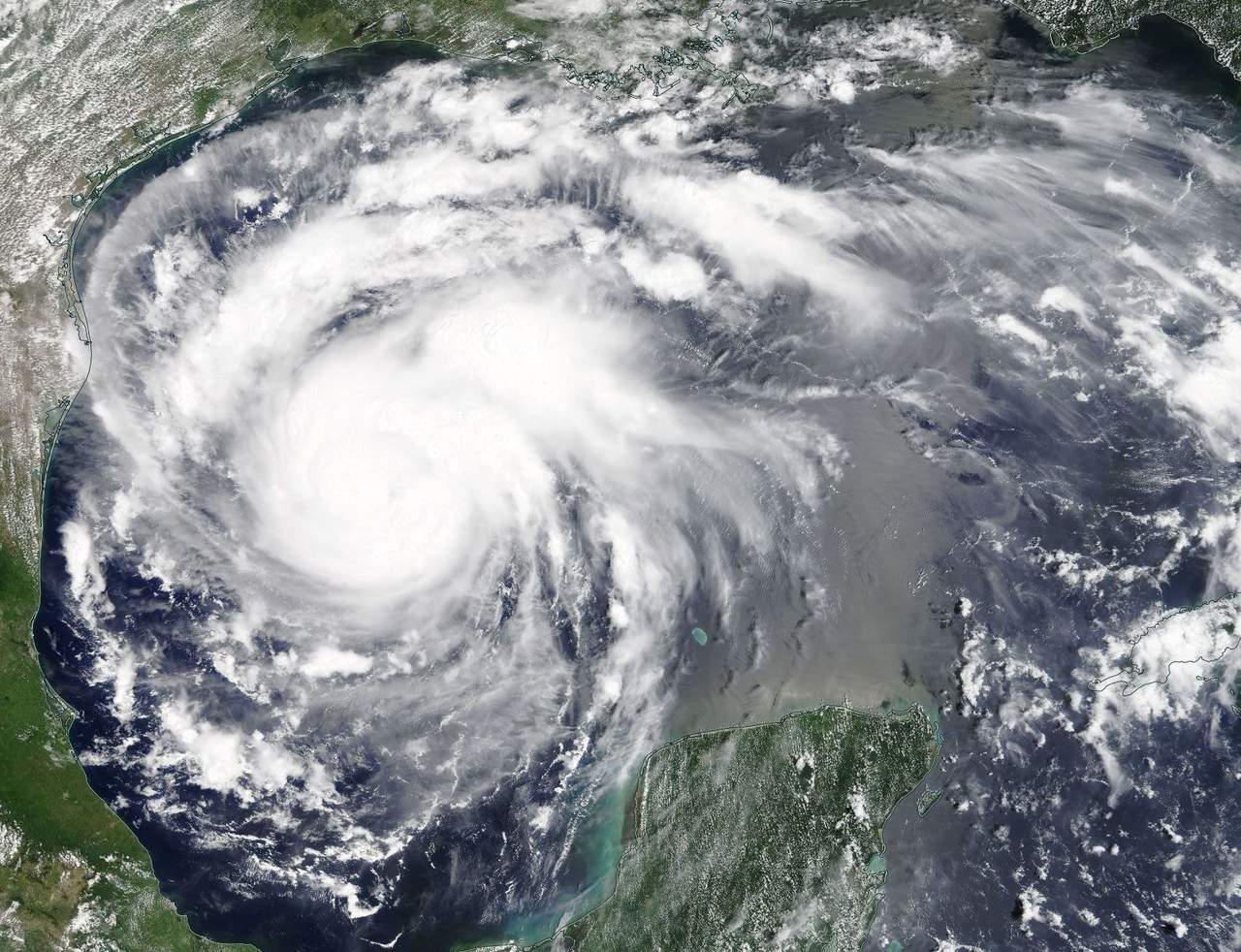 Se esperan lluvias fuertes en ambos estados a causa del huracán Harvey. (EFE)